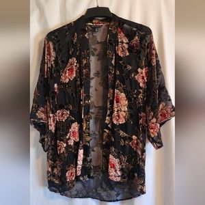 American Eagle velvet roses kimono